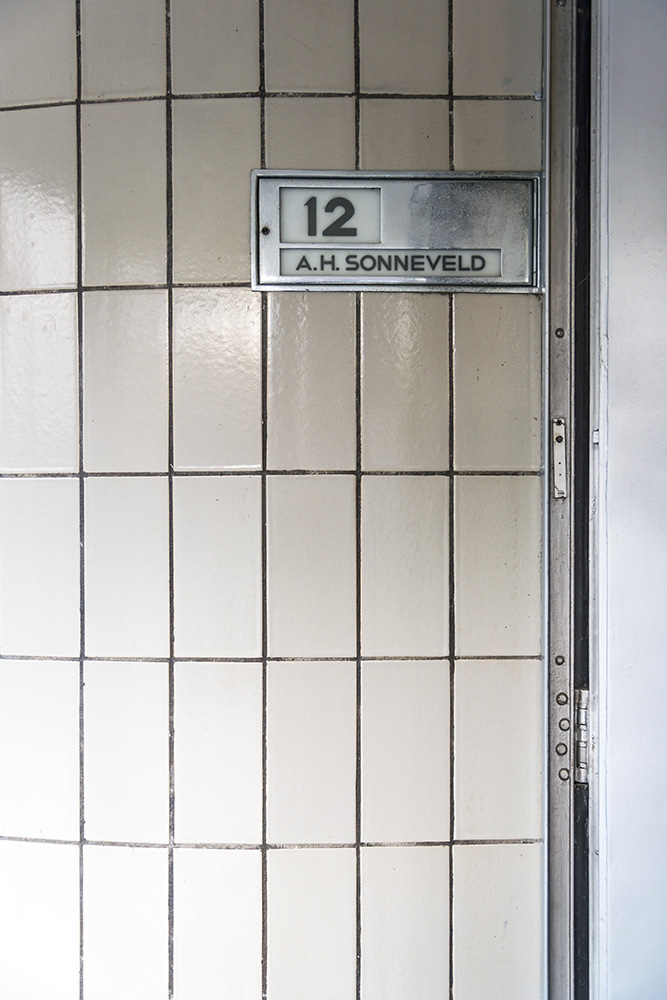 Name Plate by Front Door, Sonnefeld House Rotterdam 171118wc807678
