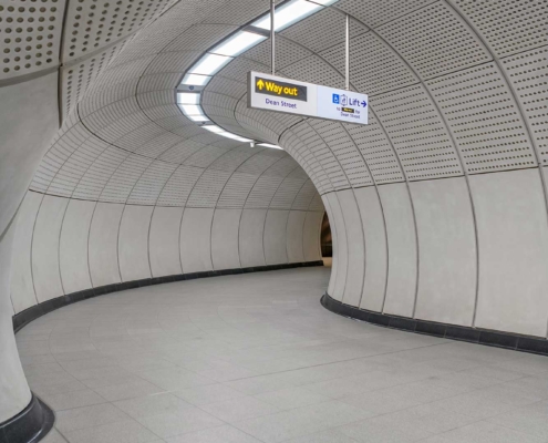 Elizabeth Line Underground, London 220630wc852523
