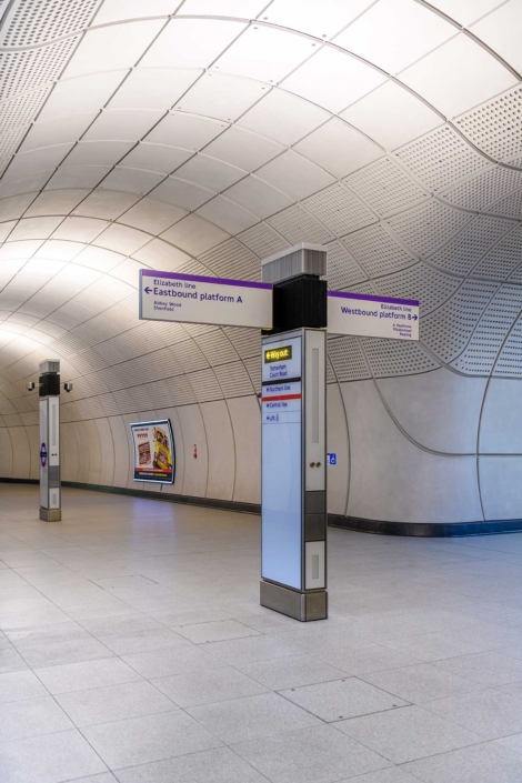 Elizabeth Line Underground, London 220630wc852550